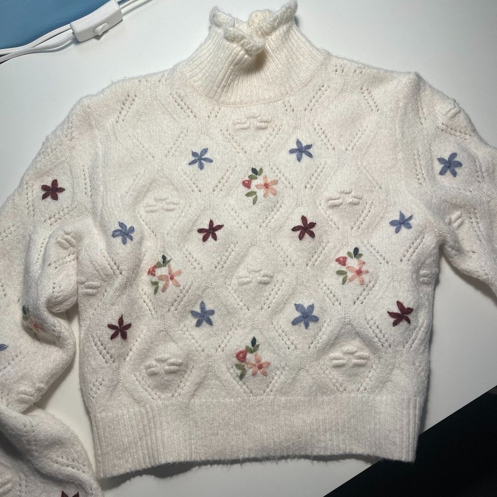 Cropped Zara Sweater White -- Never Worn